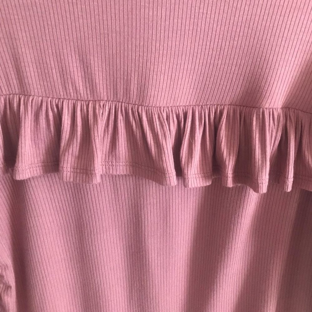 🎀 Mauve Ruffle Top by Roolee 🎀 - Picture 5 of 8